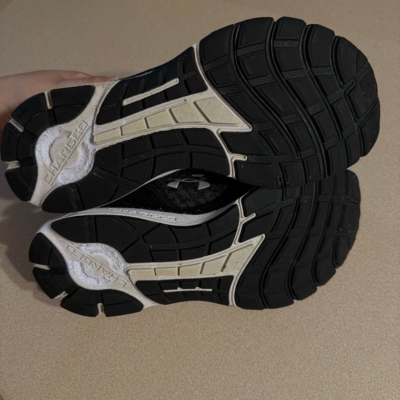 Under Armour women’s size 9 black shoes - Picture 6 of 7